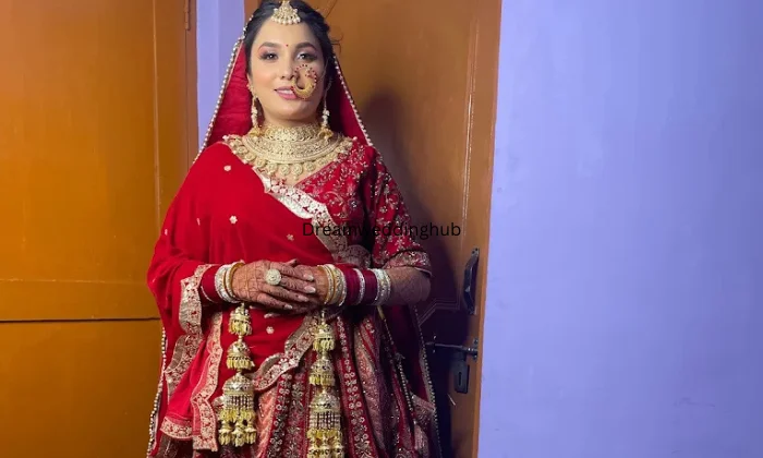 Makeup artist monika Soharu